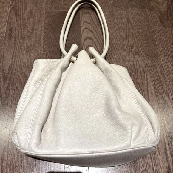 MICHAEL KORS 100% Authentic HANDBAG - Picture 2 of 3